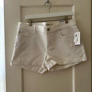 NWT Old Navy White Boyfriend Shorts in Size 12